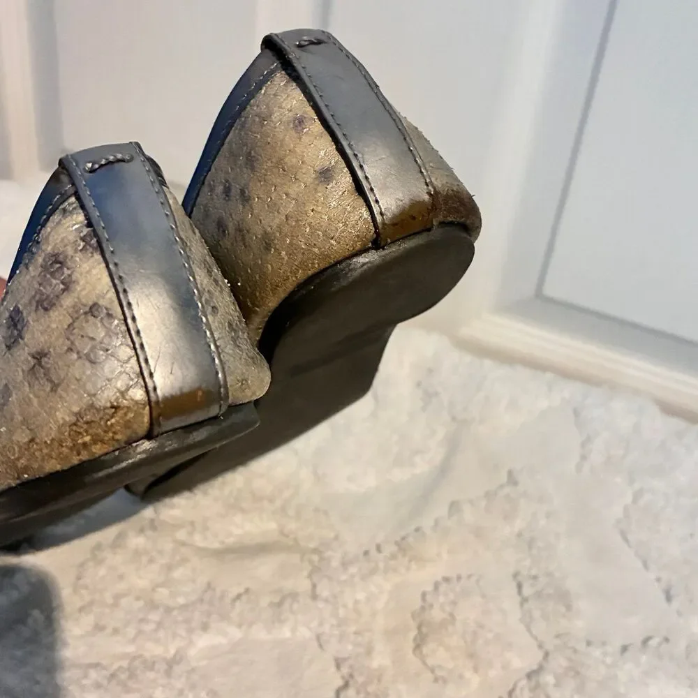 Tory Burch Silver Metallic Snakeskin Flat Shoes with Bow Size 6.5